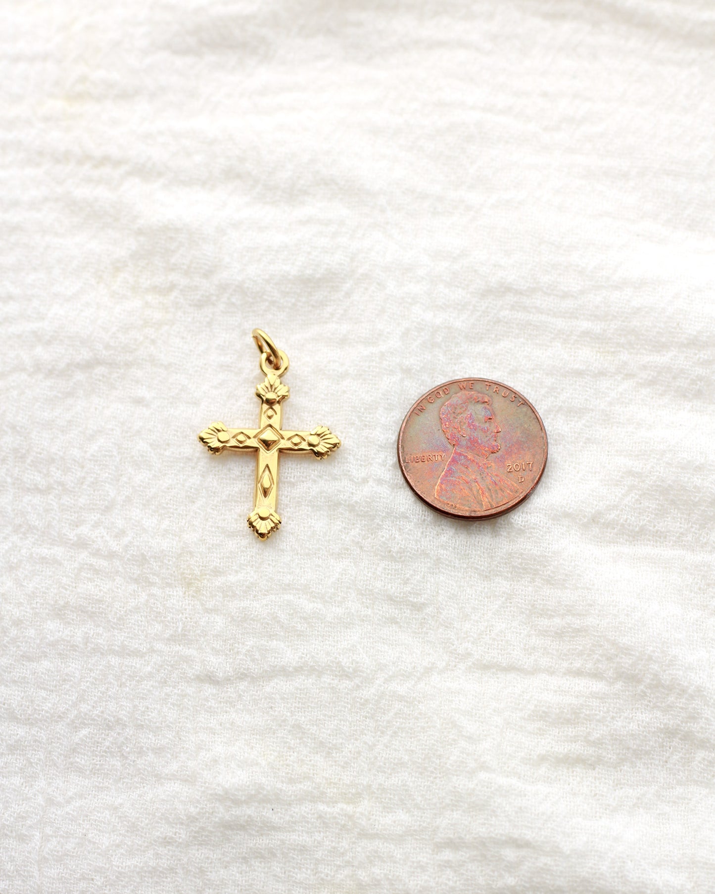 25mm Flared Edge Cross PVD Charm, CH424