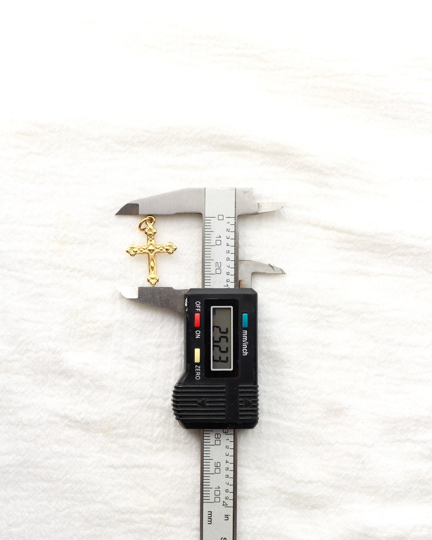 25mm Flared Edge Cross PVD Charm, CH424