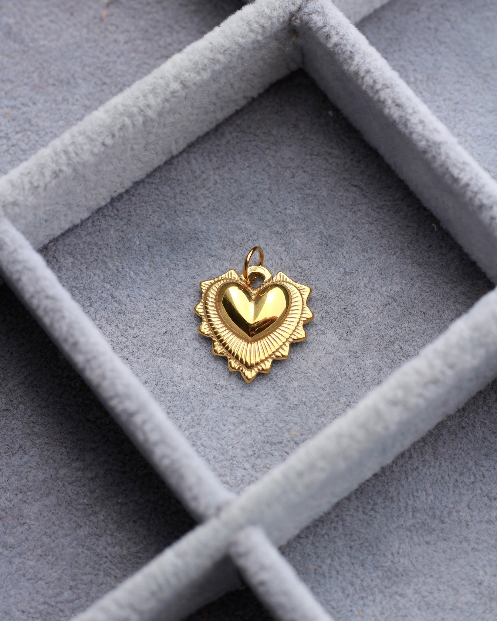 18mm Fluted Heart PVD Charm, CH428