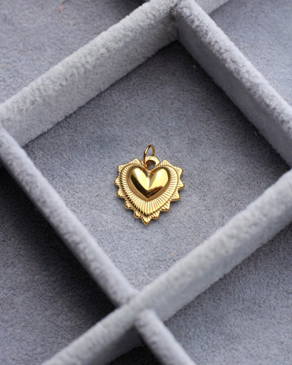 18mm Fluted Heart PVD Charm, CH428