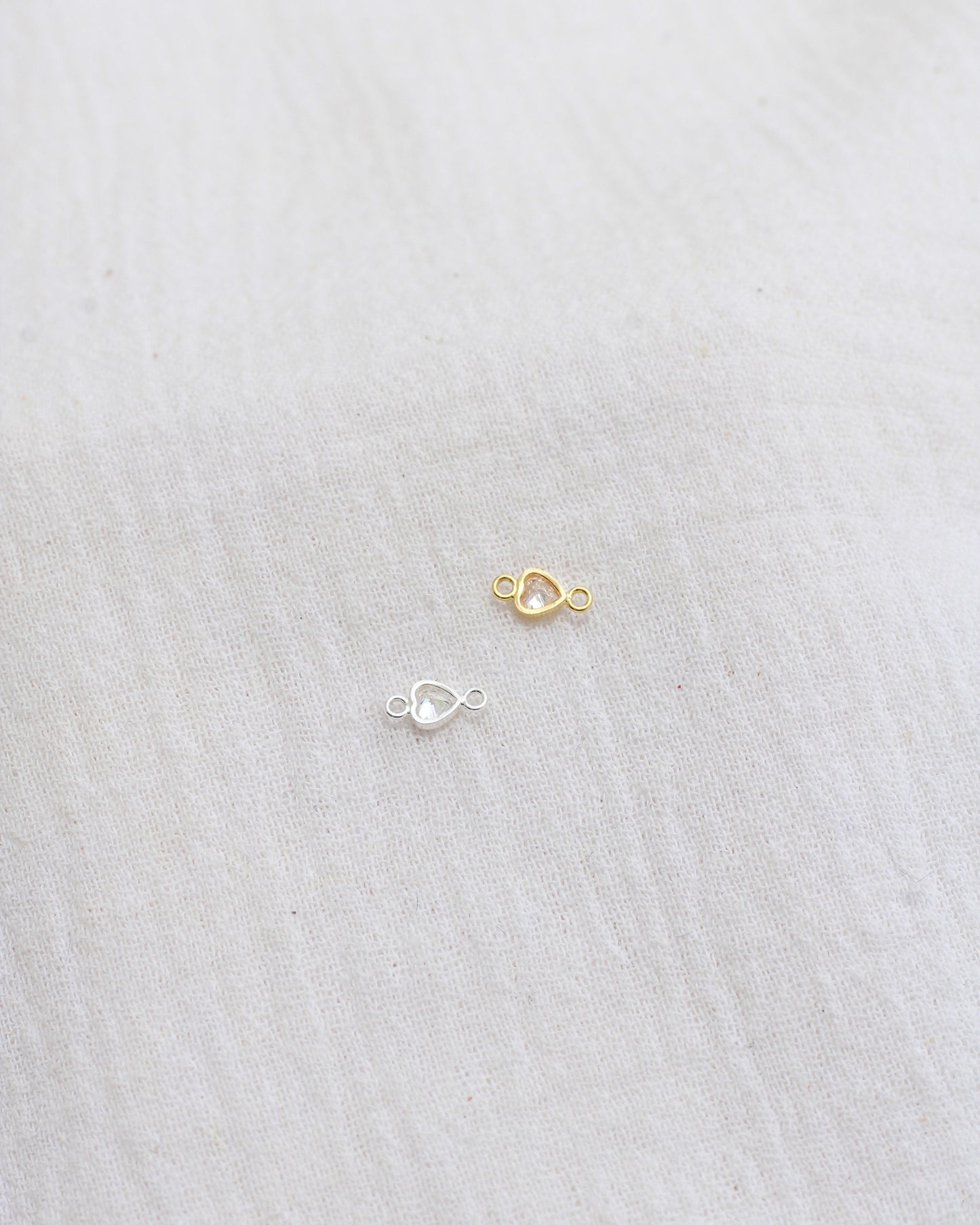 3mm Vertical Heart Bezel Connector Vertical, CN338