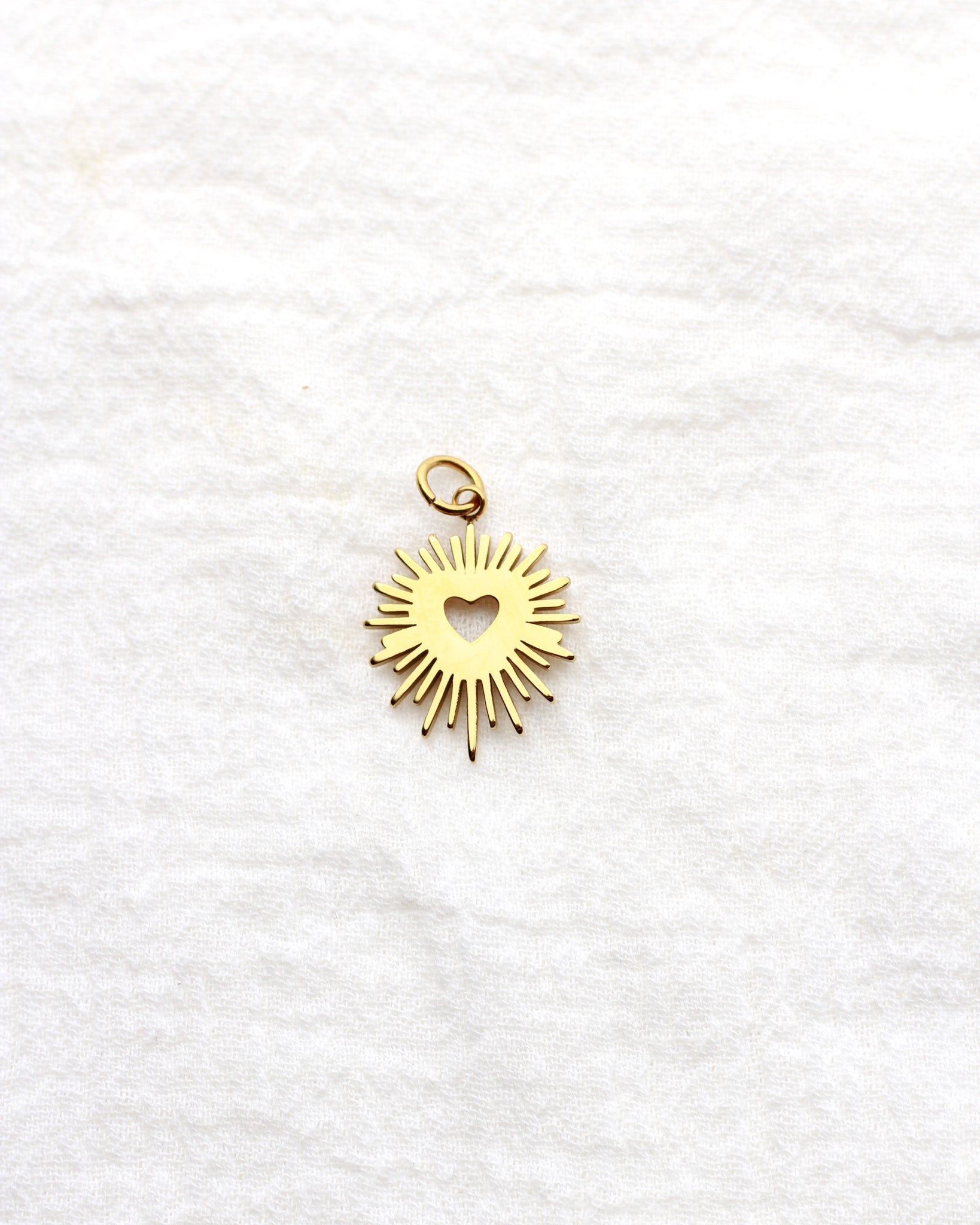 23mm Bursting Heart PVD Charm, CH427