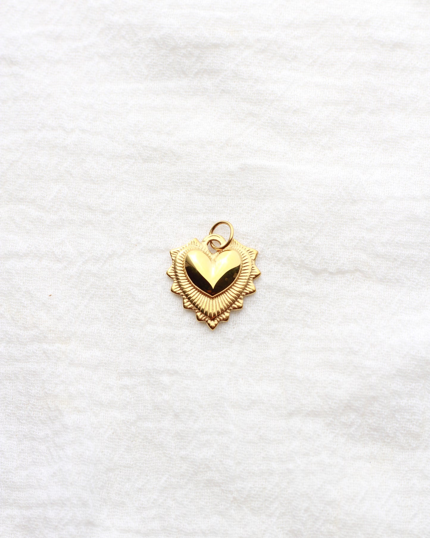 18mm Fluted Heart PVD Charm, CH428