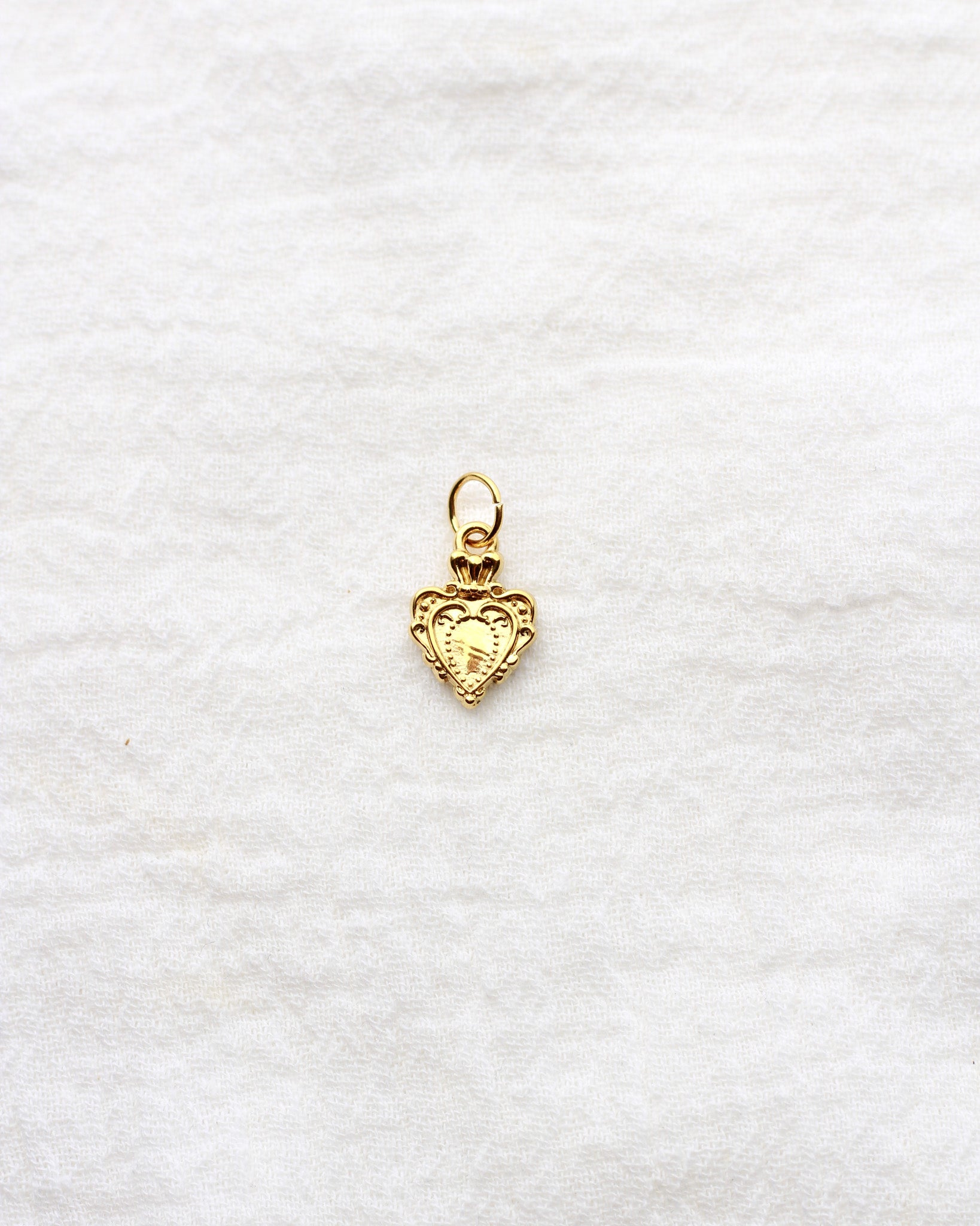 15mm Vintage Heart PVD Charm, CH432