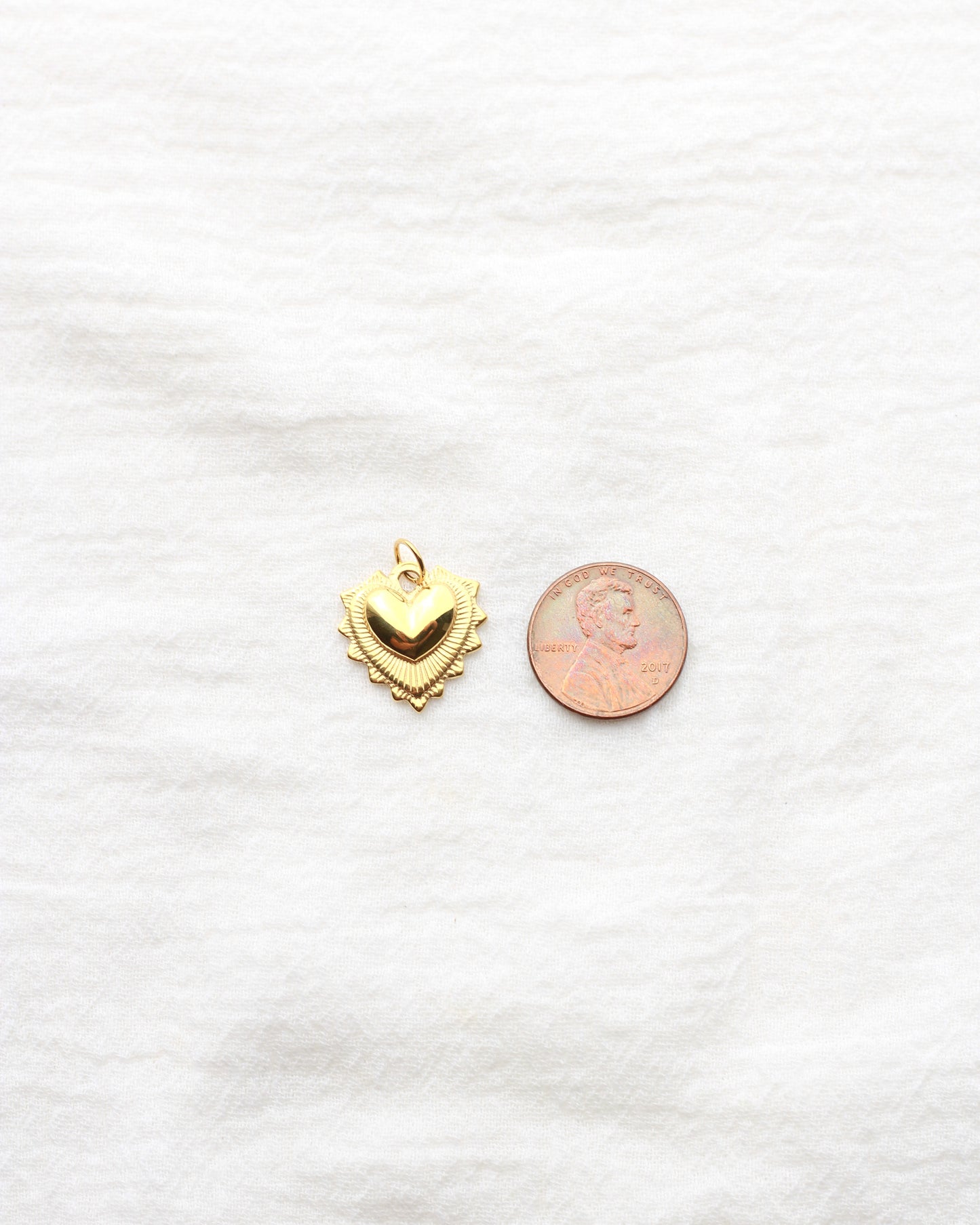 18mm Fluted Heart PVD Charm, CH428