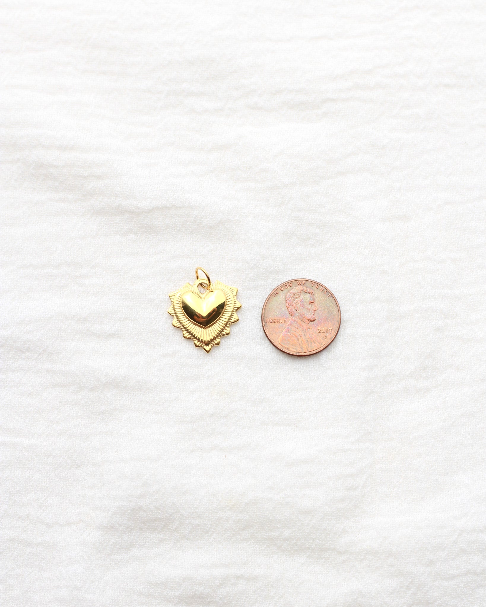 18mm Fluted Heart PVD Charm, CH428