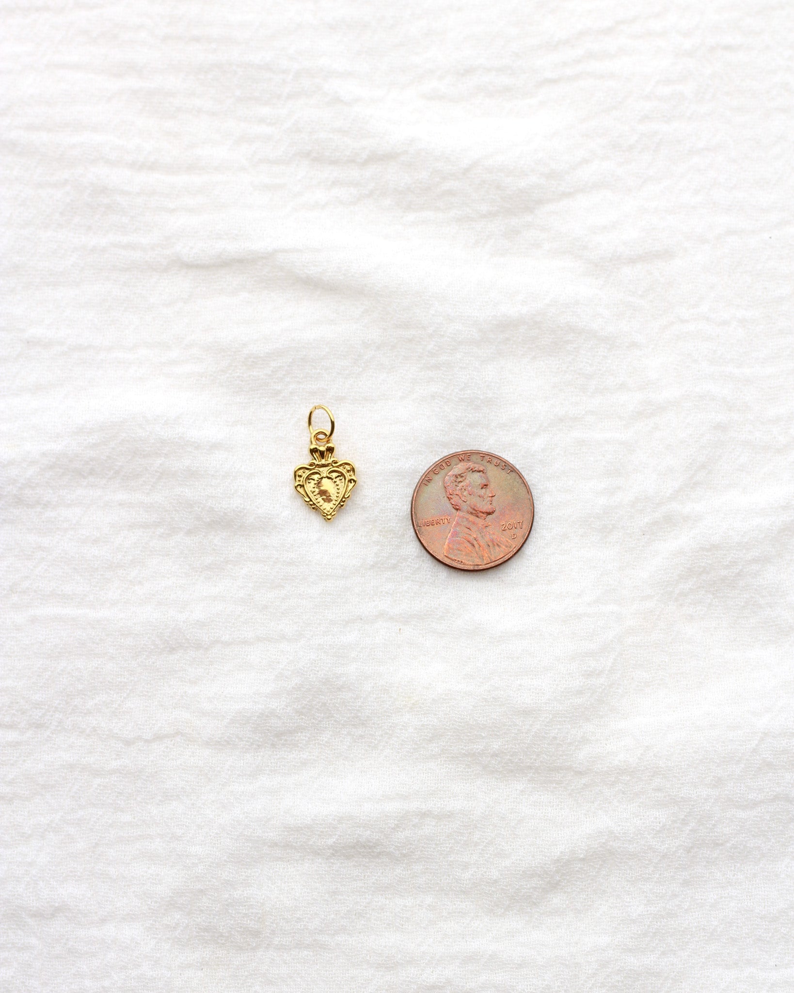 15mm Vintage Heart PVD Charm, CH432