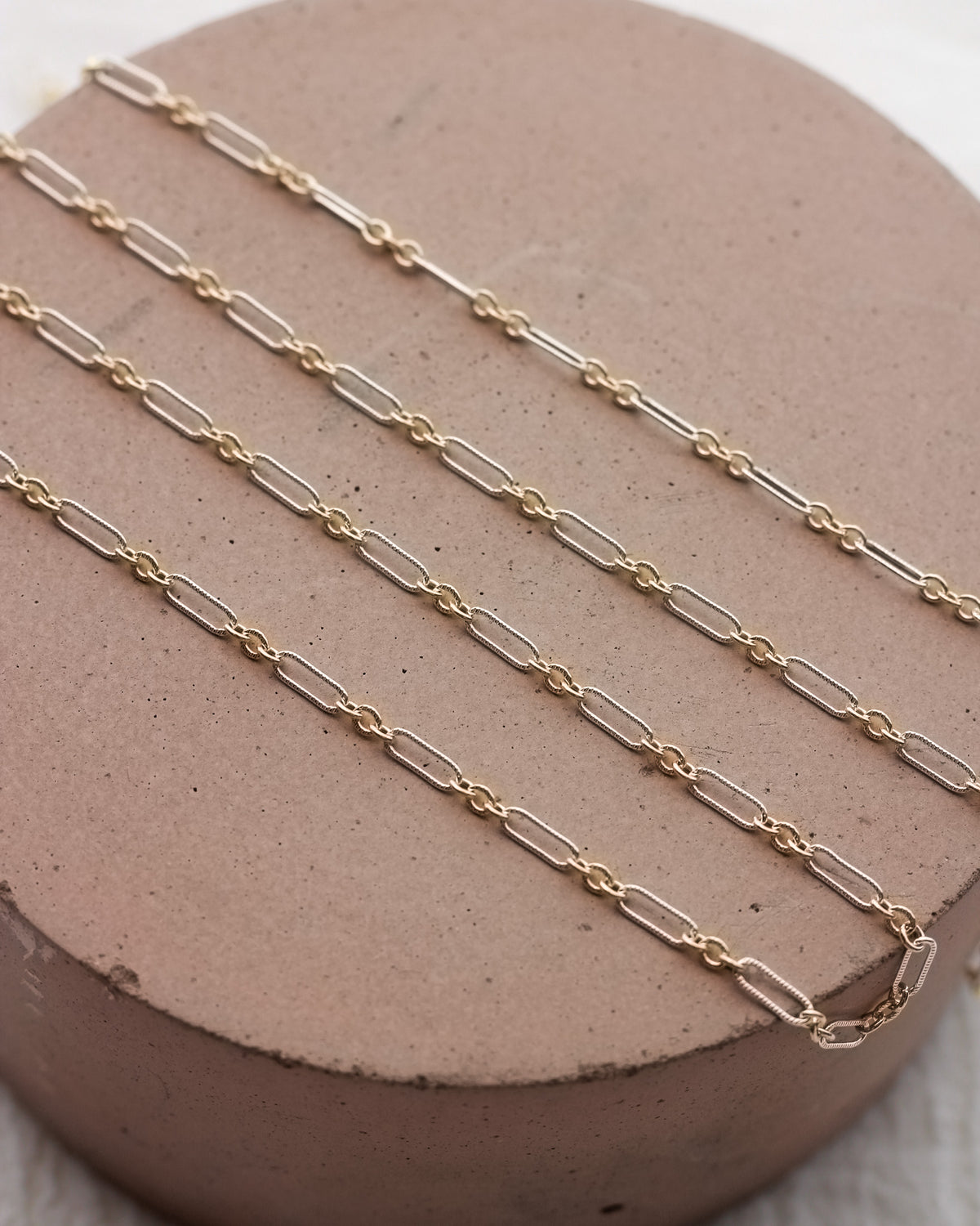 2.3mm Patterned Long and Short 1+3 Mixed Metal Chain, M275