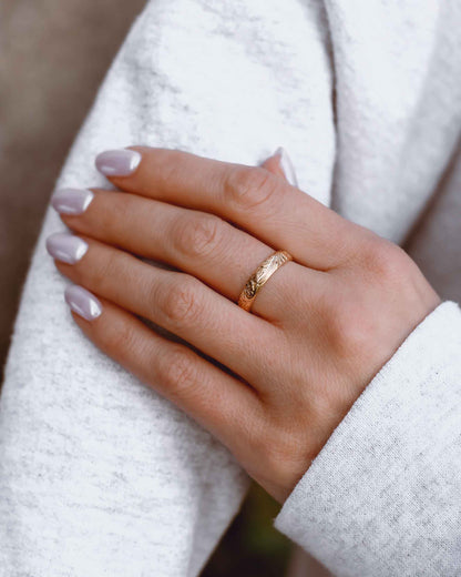Patterned Band Ring, R47