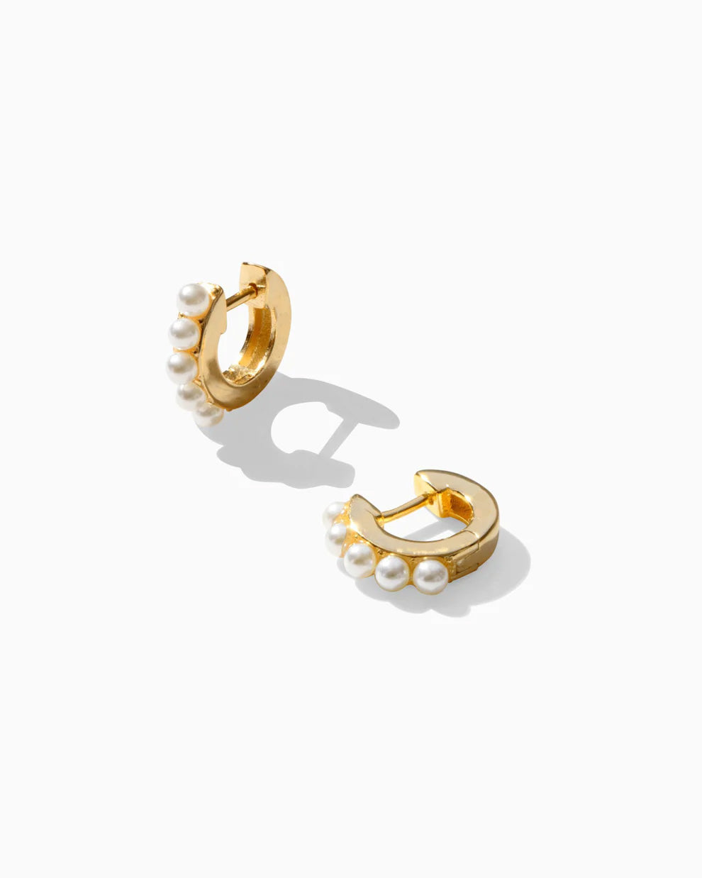 11mm Huggies Earring with Pearl, E61