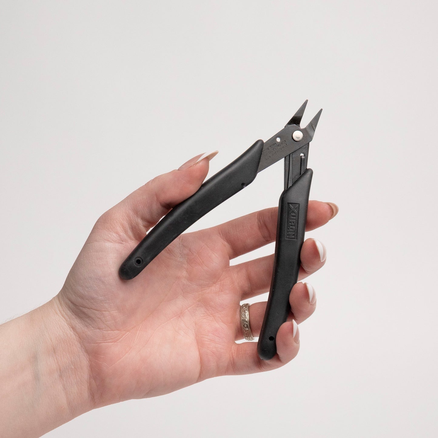 Precision Plier for Permanent Jewelry