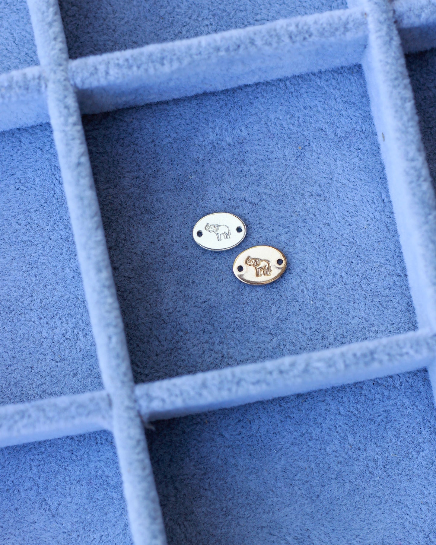 Elephant Oval Connector, CN01