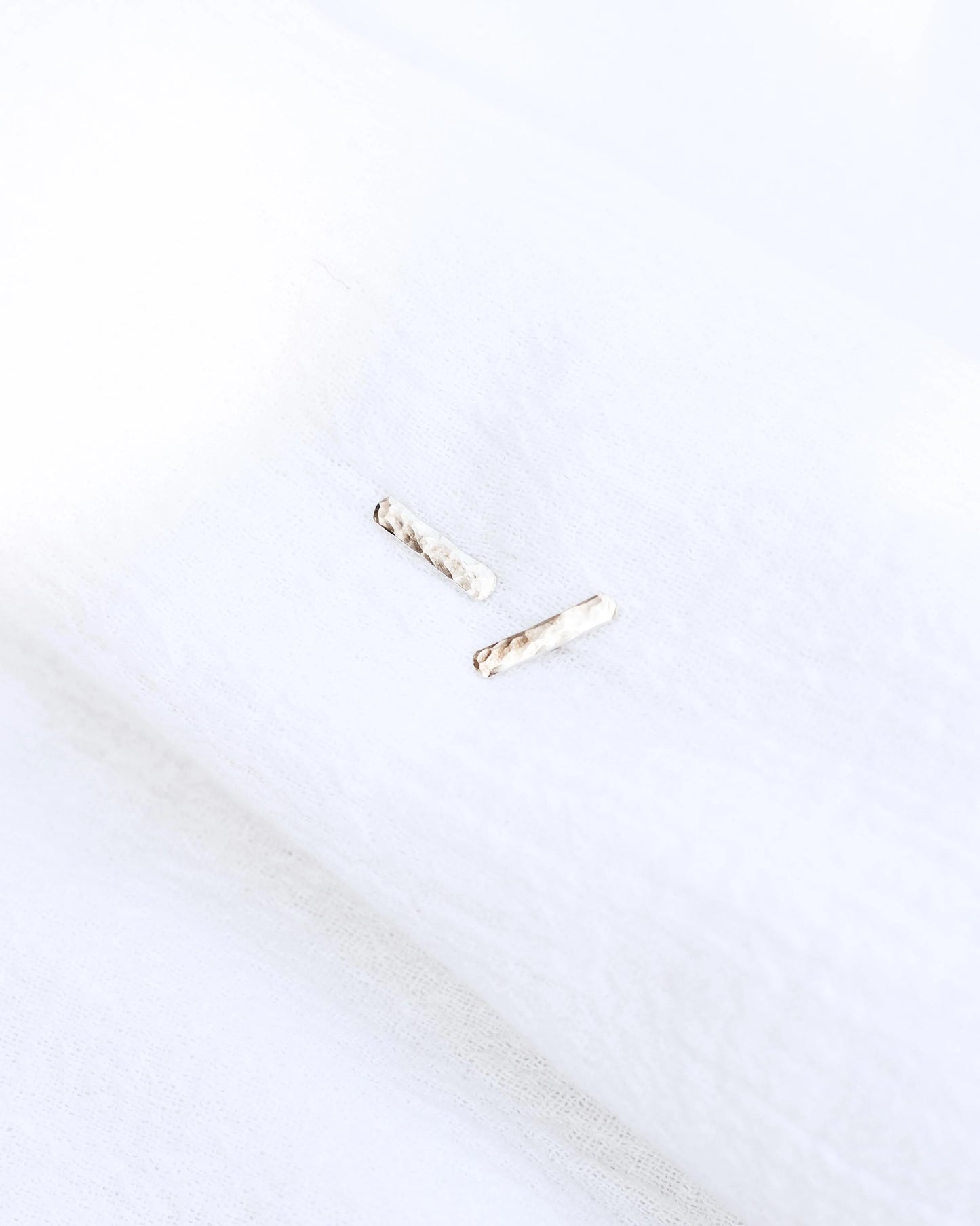 10mm Hammered Bar Stud Earrings, E7