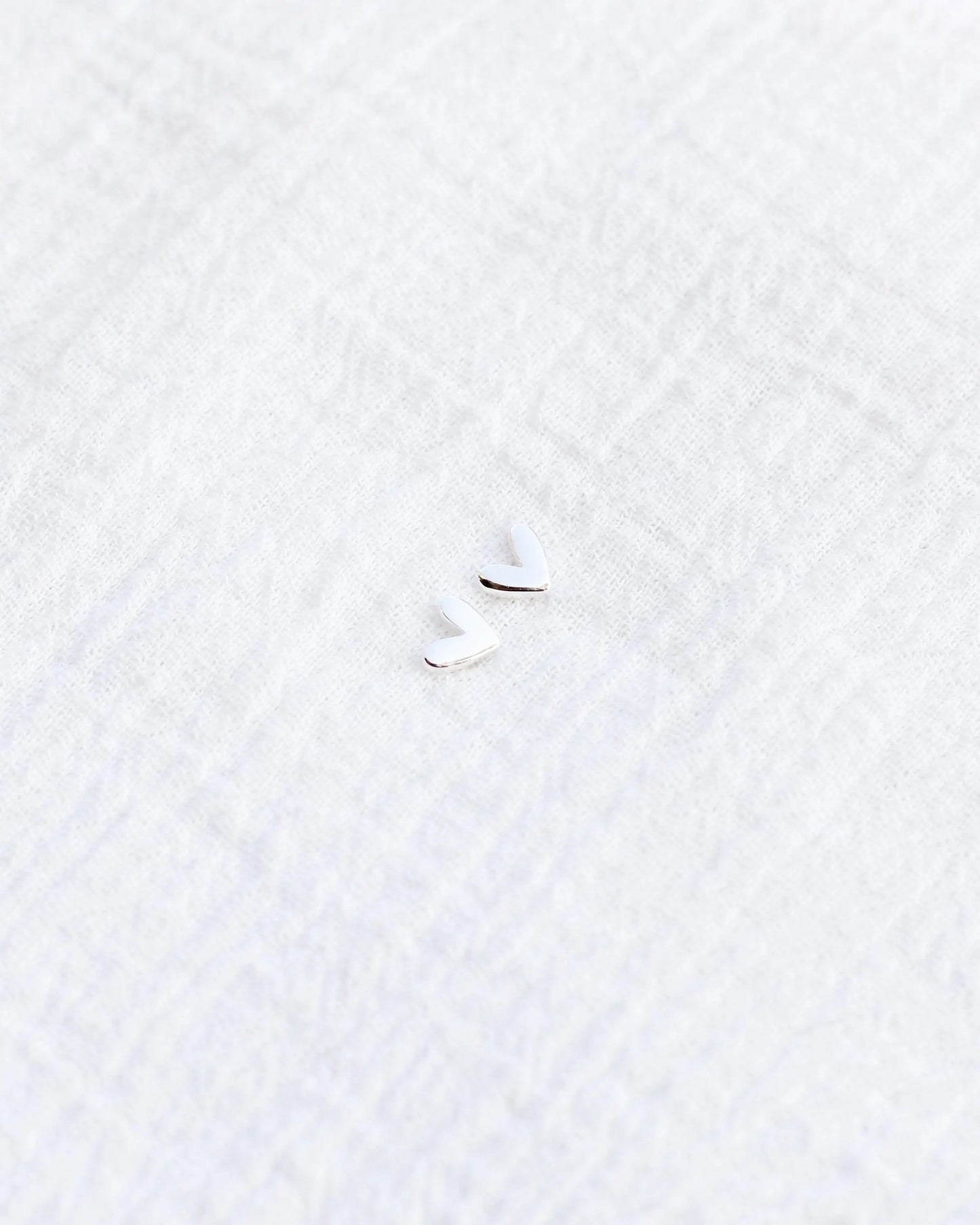 6mm Gold Heart Stud Earrings, E9