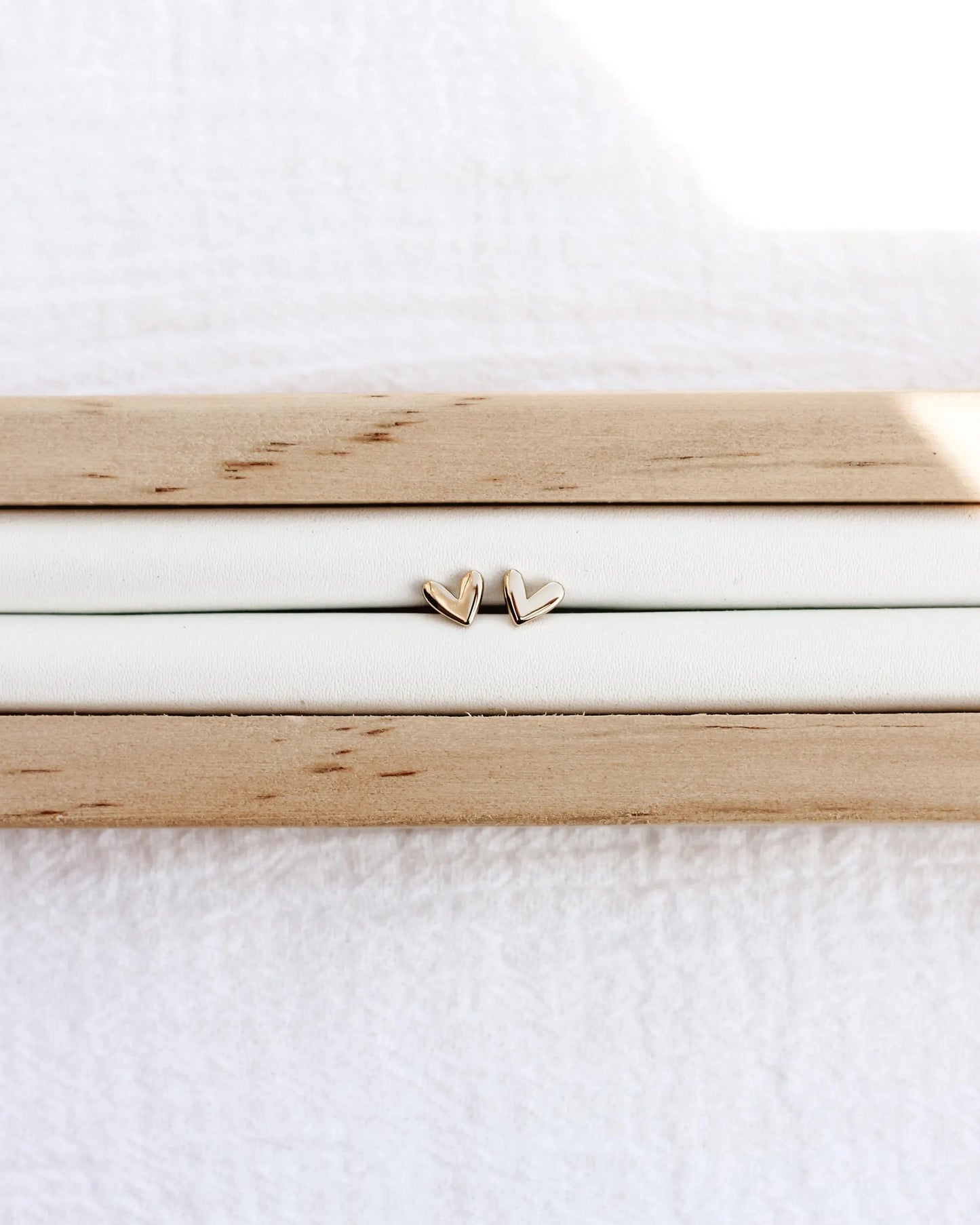 6mm Gold Heart Stud Earrings, E9