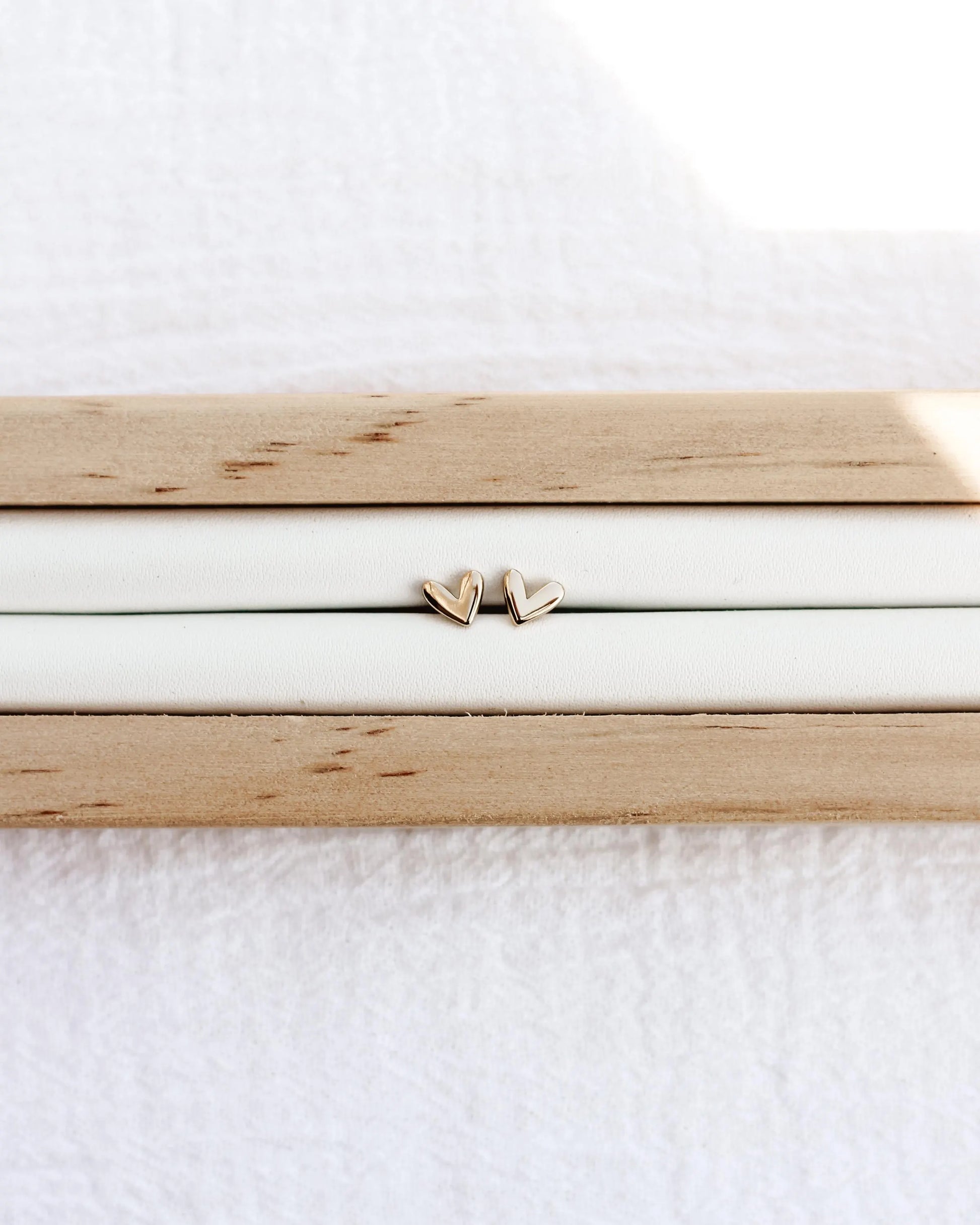 6mm Gold Heart Stud Earrings, E9