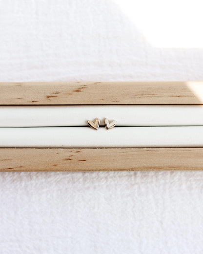 6mm Gold Heart Stud Earrings, E9