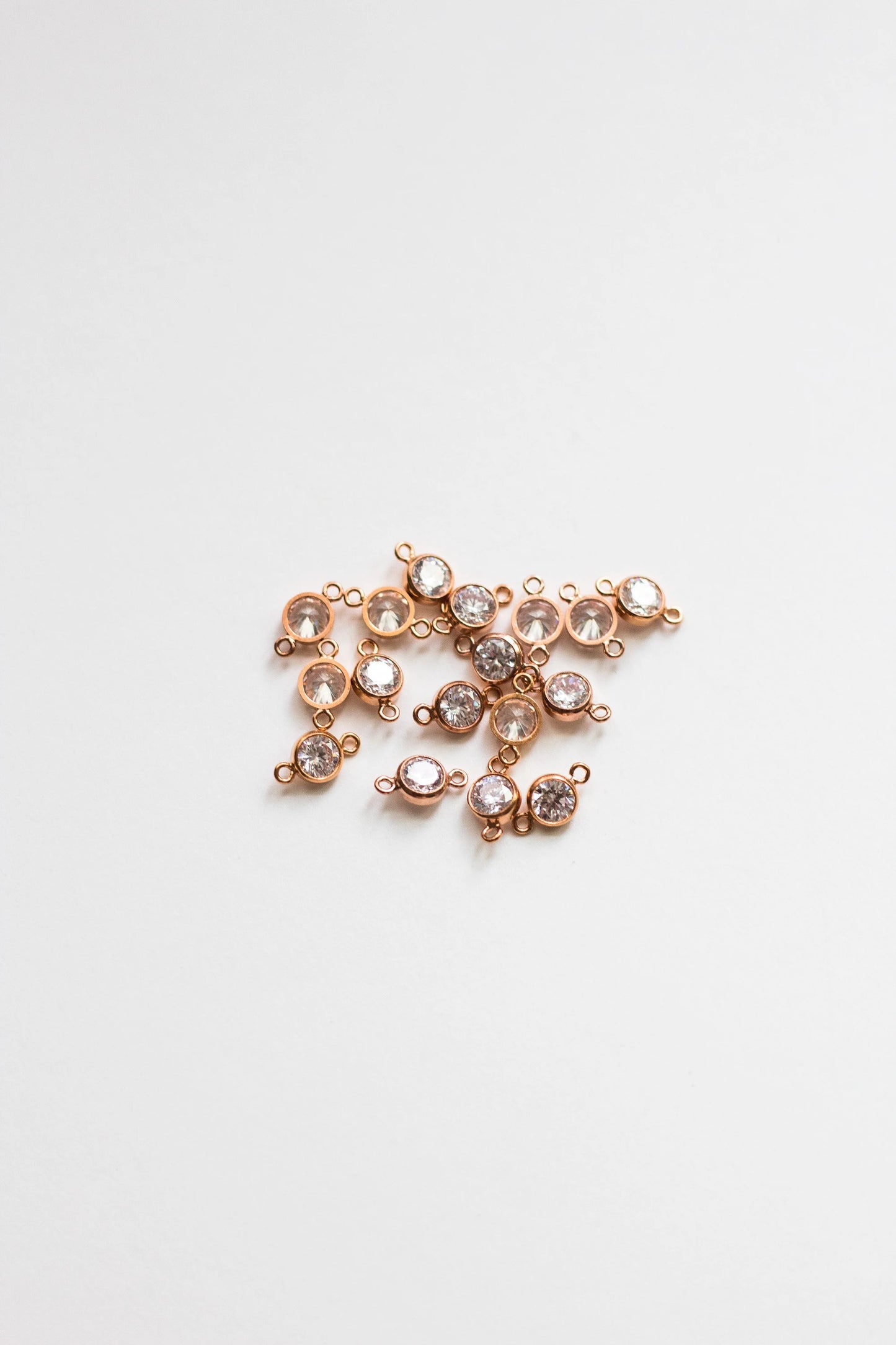 4mm Clear CZ Connector, CN04