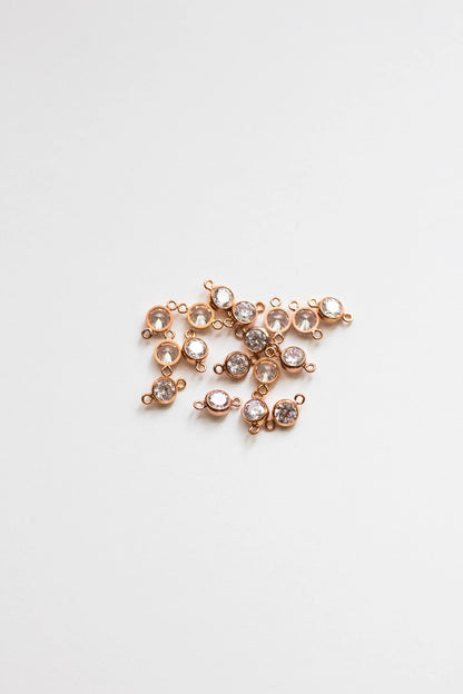 4mm Clear CZ Connector, CN04
