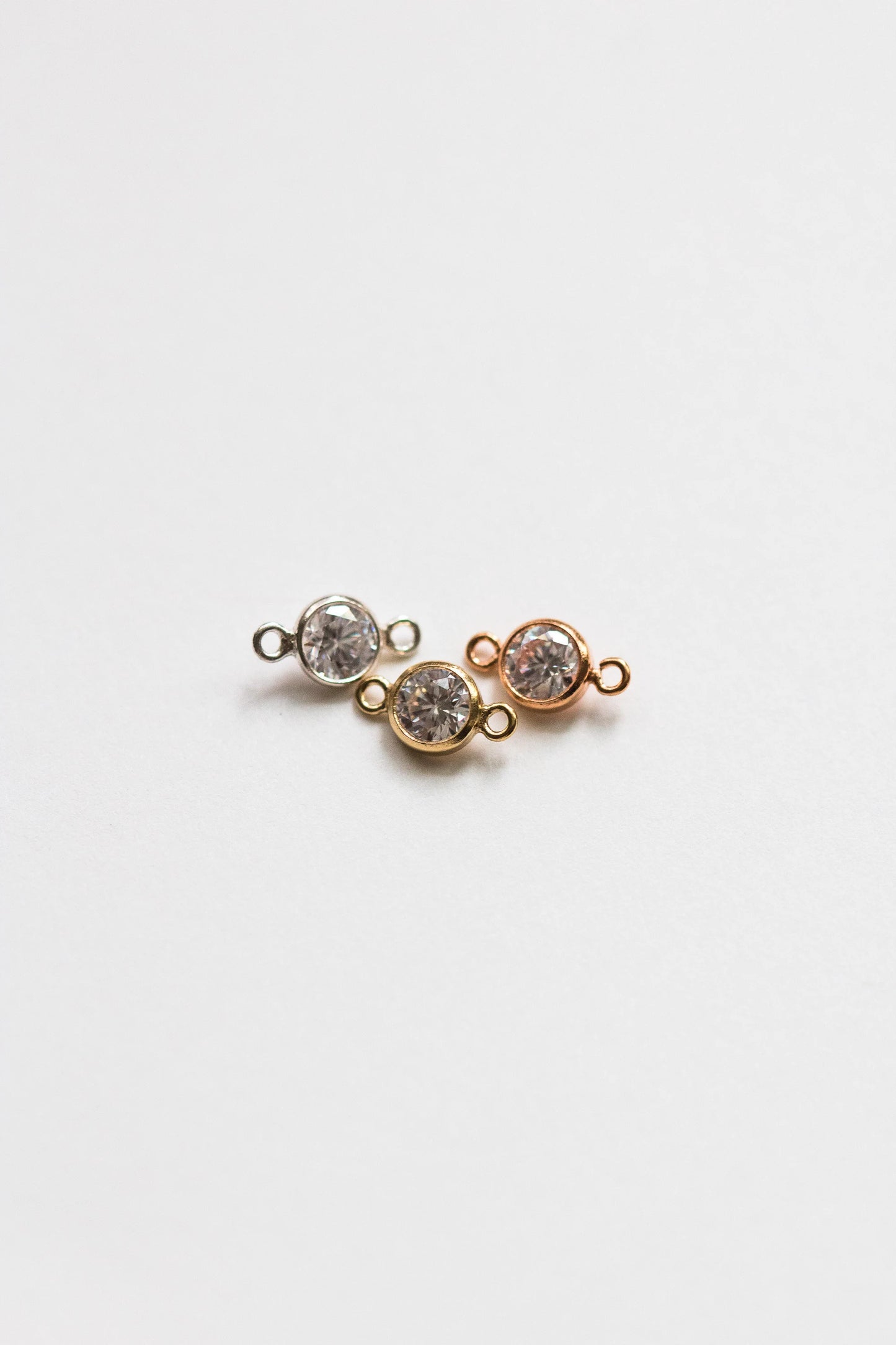 4mm Clear CZ Connector, CN04