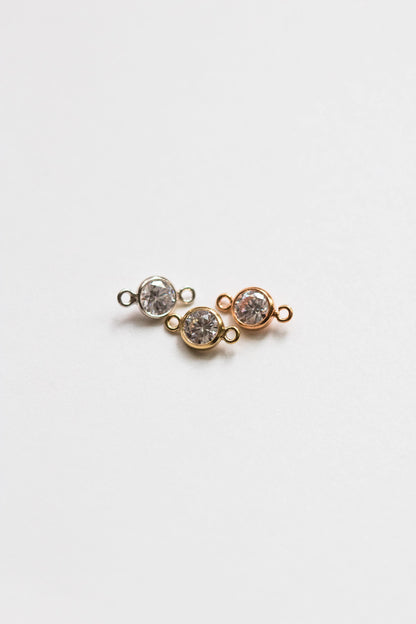 4mm Clear CZ Connector, CN04
