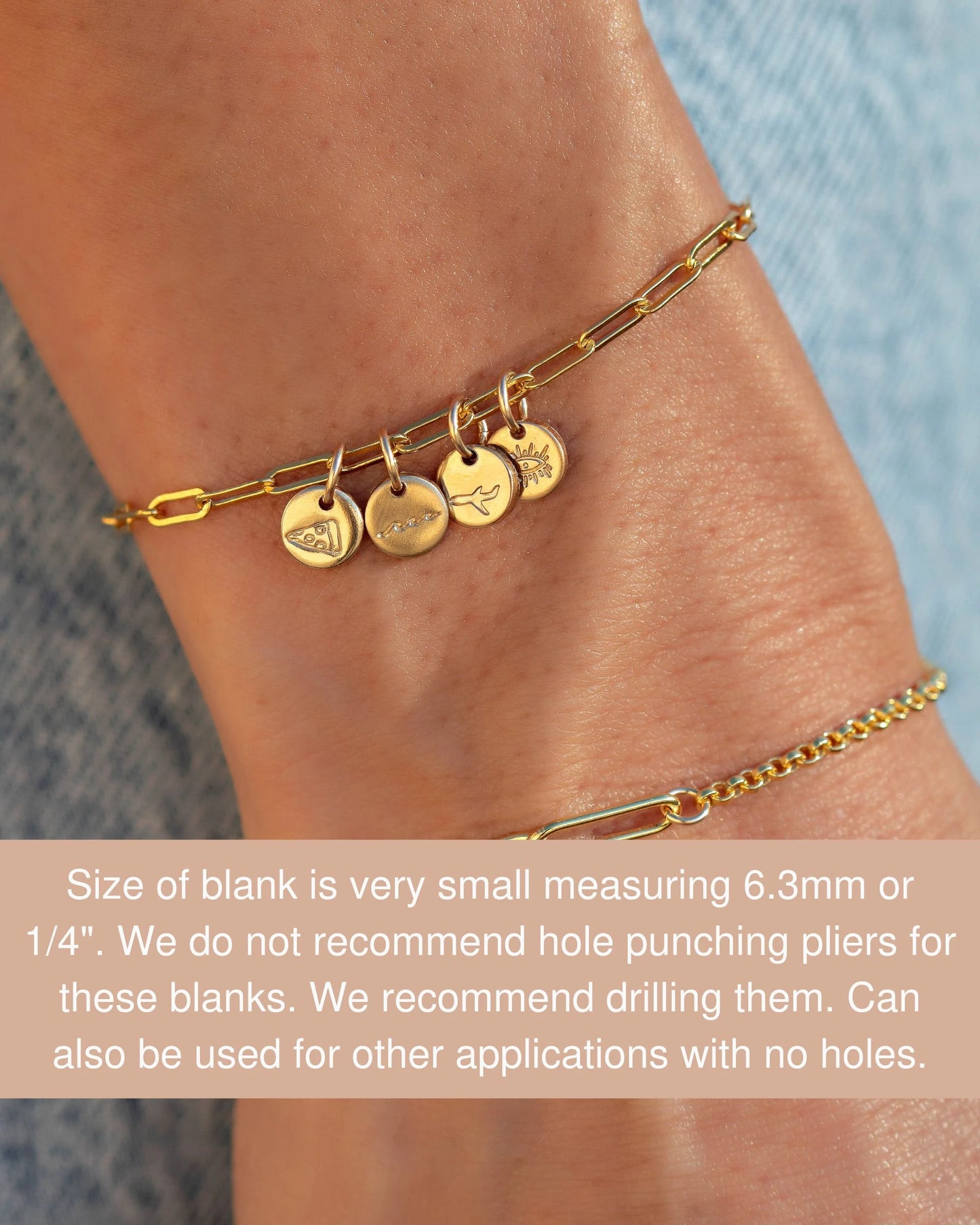 Tiny Disc Charm, CH05