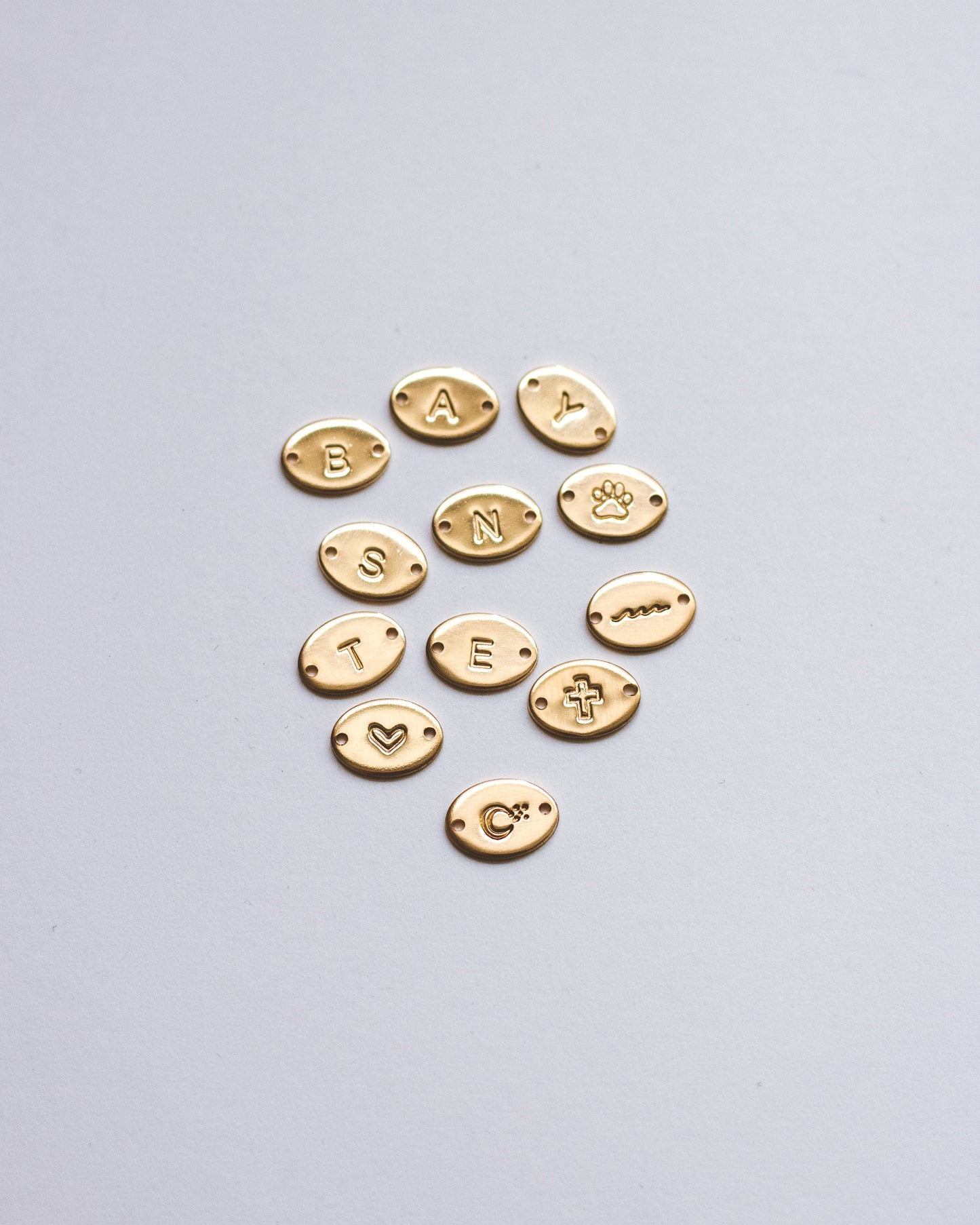 Paw Print Oval Connector, CN01