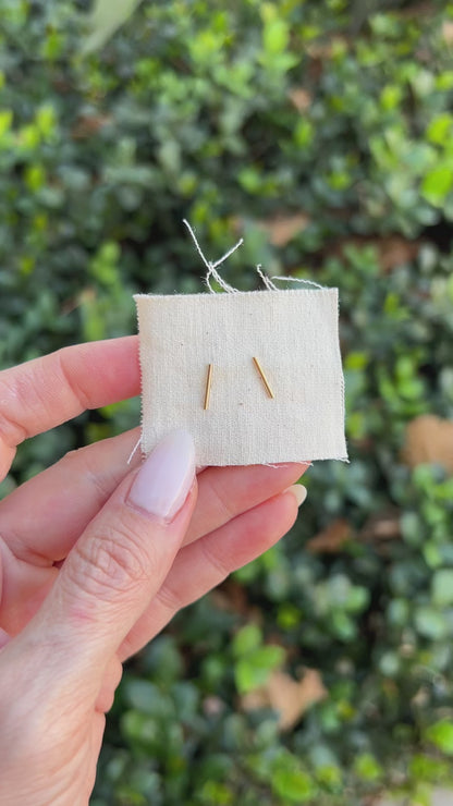 10mm Gold Bar Stud Earrings, E14