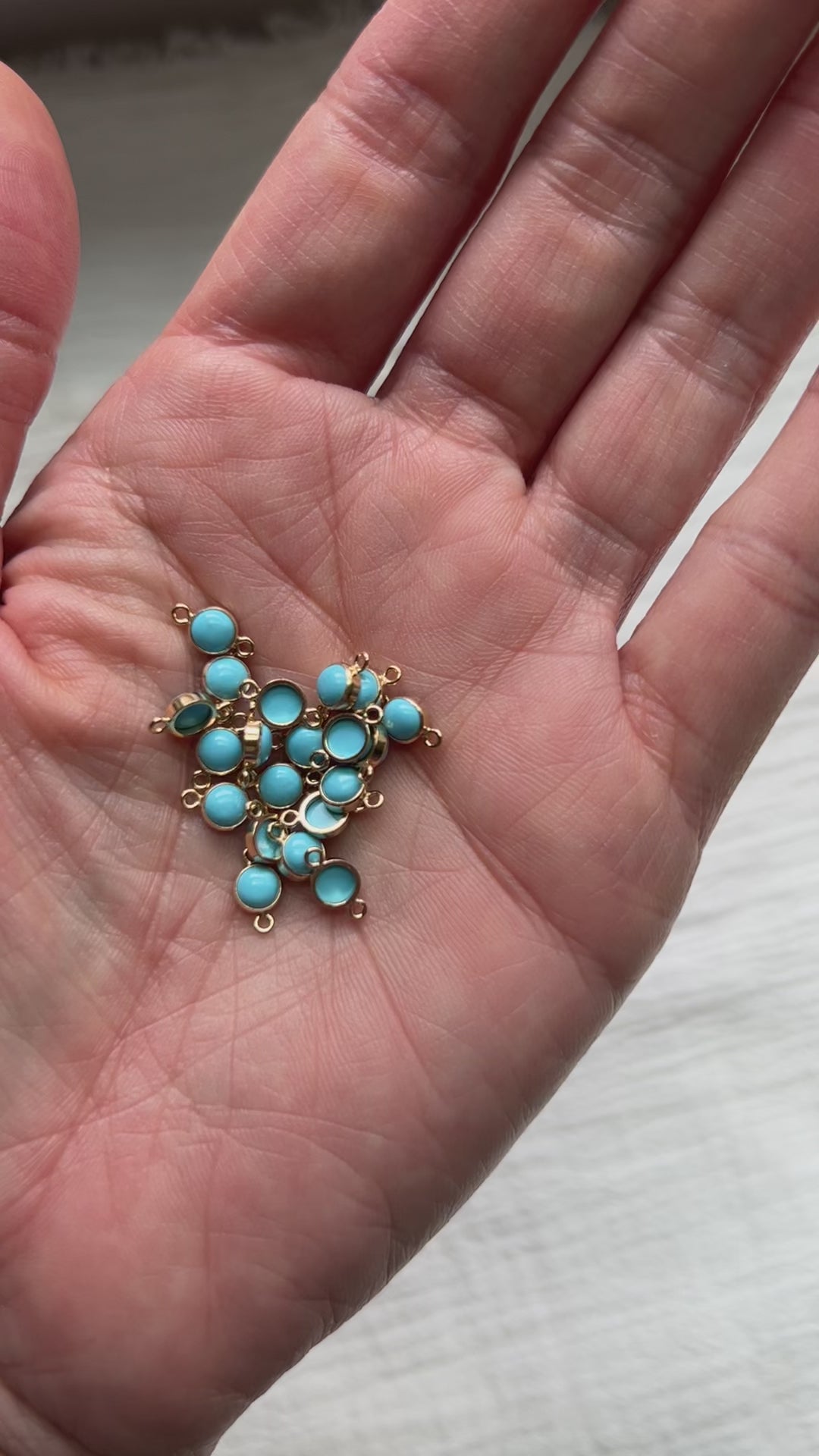 4mm Turquoise Connector, CN42