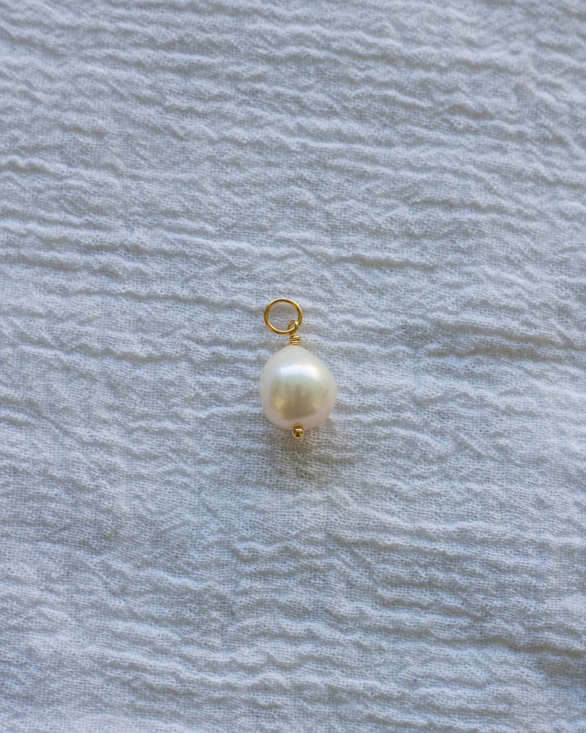 Freshwater Baroque Shape Pearl Charm, CH39