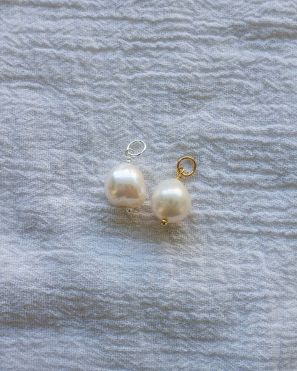 Freshwater Baroque Shape Pearl Charm, CH39