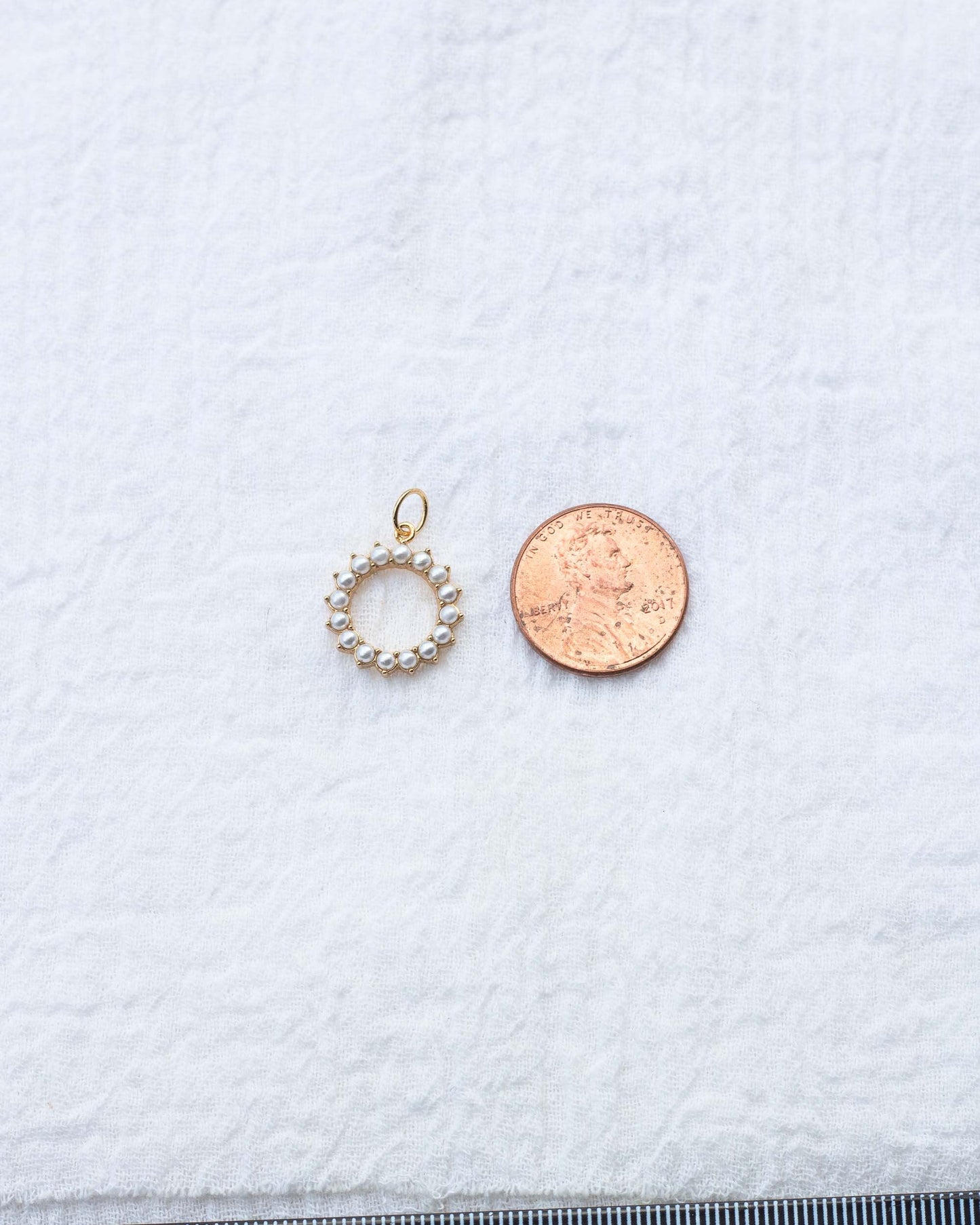 Pearl Open Circle Charm, CH68